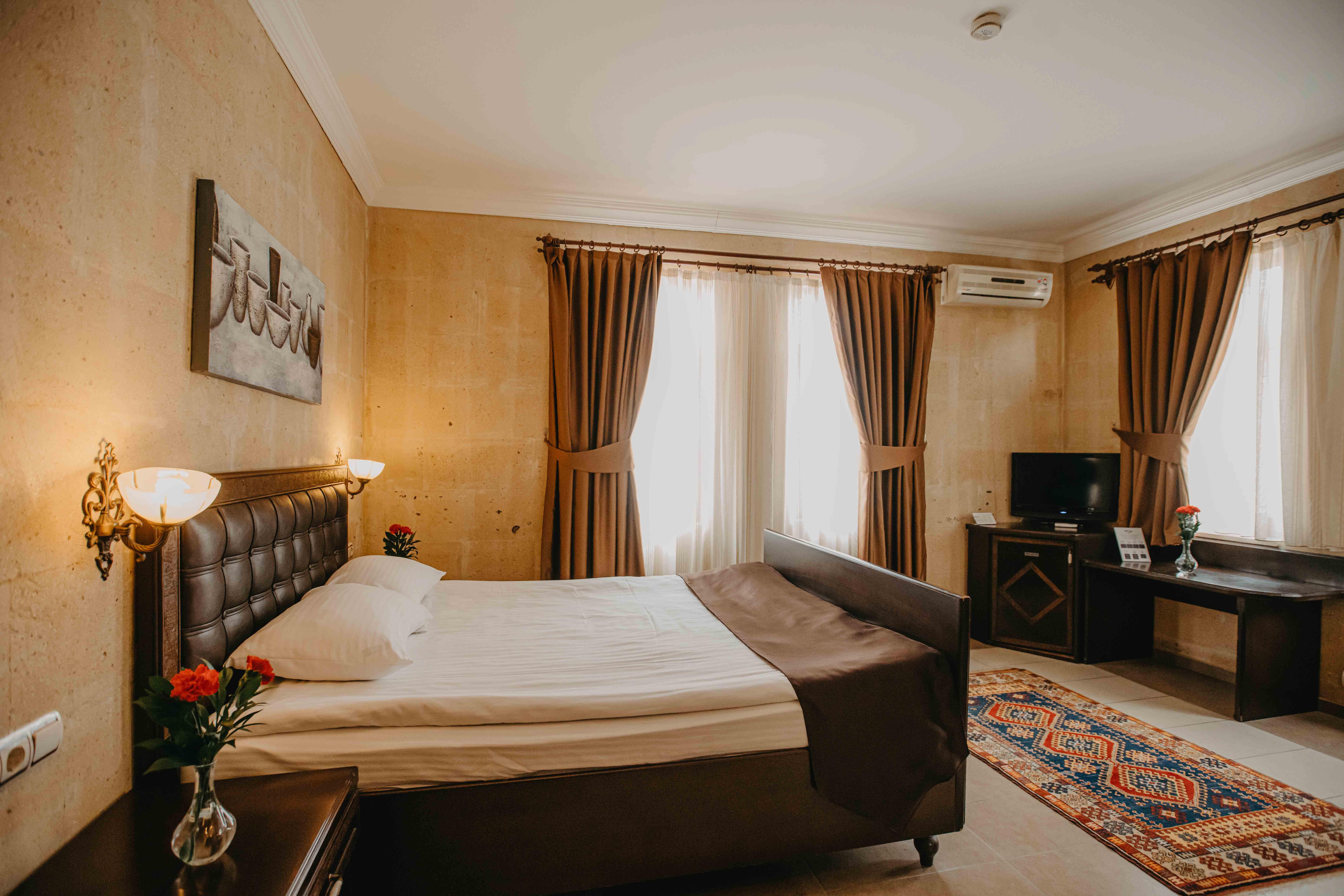 Royal Stone - Отель 3*